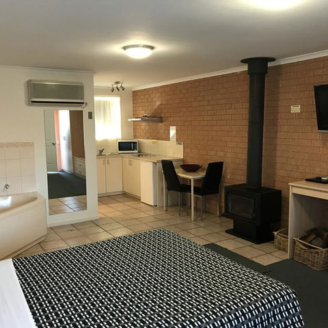 Beachcomber Motel & Apartments - NT Tourism 6