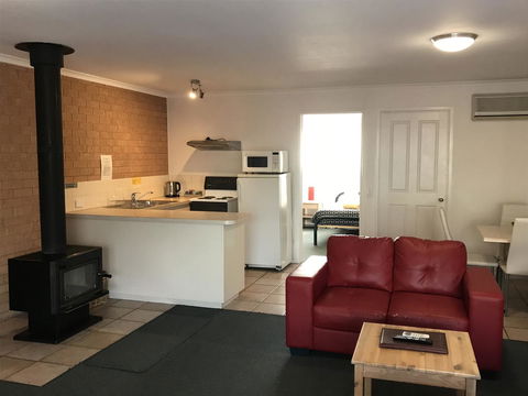 Beachcomber Motel & Apartments - NT Tourism 13