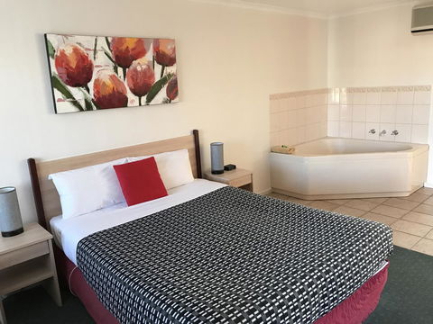 Beachcomber Motel & Apartments - NT Tourism 0