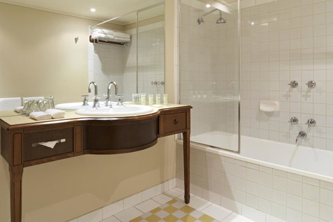 Grand Hotel Melbourne - Accommodation NT 26