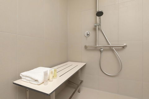 Ibis Melbourne Central - Accommodation NT 34
