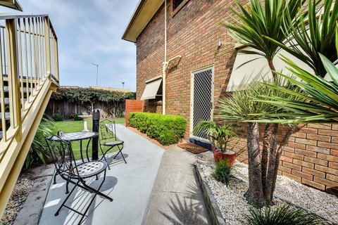 Allambi Holiday Apartments - Accommodation NT 25