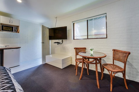 Allambi Holiday Apartments - Accommodation NT 27