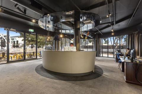 Melbourne Holiday Apartments Flinders Wharf - Accommodation NT 8