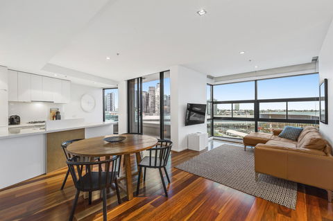Melbourne Holiday Apartments Flinders Wharf - Accommodation NT 9