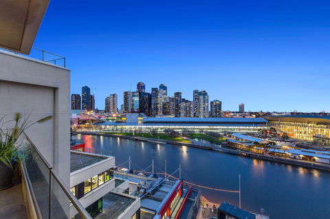 Melbourne Holiday Apartments Flinders Wharf - Accommodation NT 5