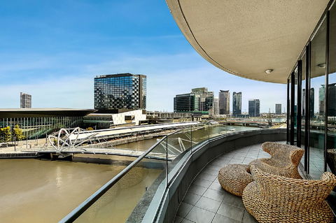 Melbourne Holiday Apartments Flinders Wharf - Accommodation NT 37