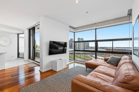 Melbourne Holiday Apartments Flinders Wharf - Accommodation NT 6