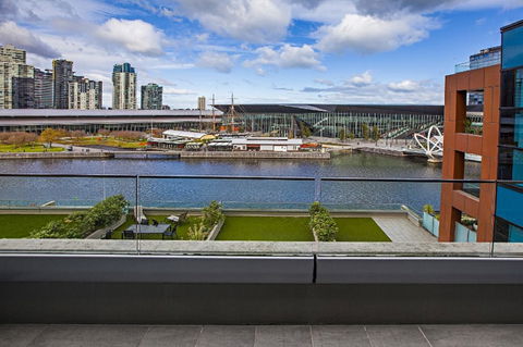 Melbourne Holiday Apartments Flinders Wharf - Accommodation NT 41
