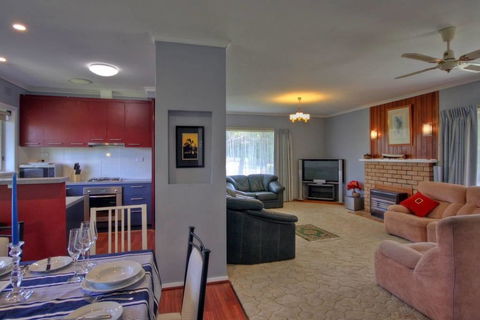Jacaranda House - Accommodation NT 2