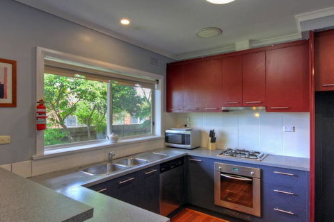 Jacaranda House - Accommodation NT 4