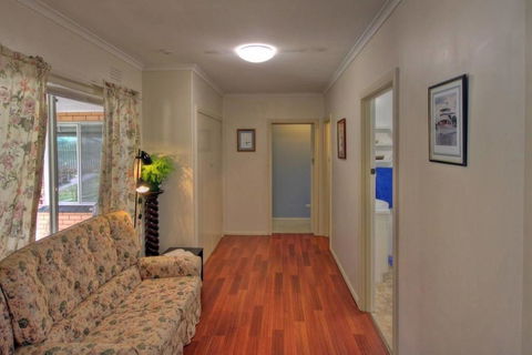 Jacaranda House - Accommodation NT 5
