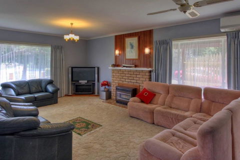 Jacaranda House - Accommodation NT 1