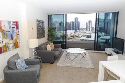Waterfront Melbourne Apartments - NT Tourism 44