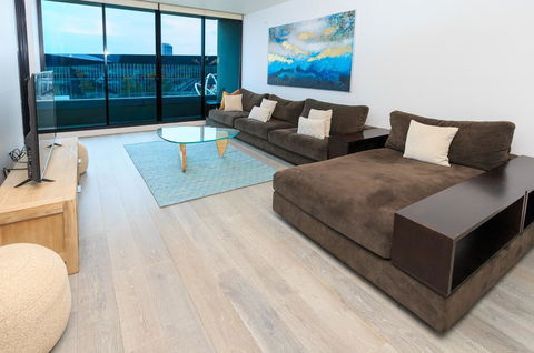 Waterfront Melbourne Apartments - NT Tourism 13