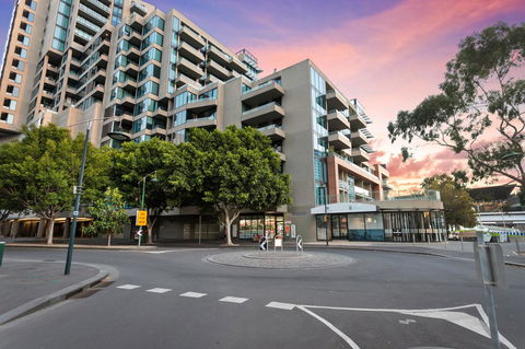 Waterfront Melbourne Apartments - NT Tourism 21