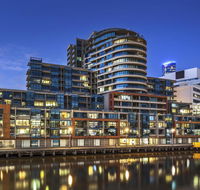 Waterfront Melbourne Apartments - Accommodation NT