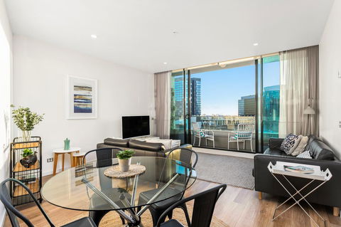 Waterfront Melbourne Apartments - NT Tourism 11