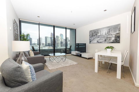 Waterfront Melbourne Apartments - NT Tourism 14