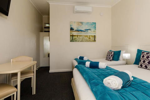 Bendigo Oval Motel - NT Tourism 3