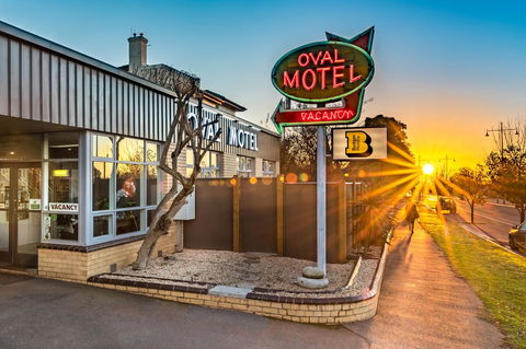 Bendigo Oval Motel - NT Tourism 0