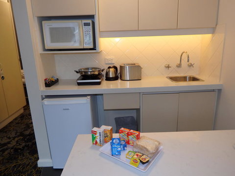 City Limits Hotel Apartments - Accommodation NT 20