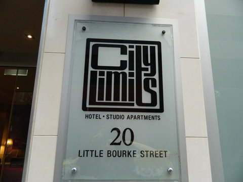 City Limits Hotel Apartments - Accommodation NT 27