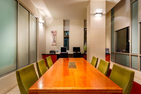 City Limits Hotel Apartments - Accommodation NT 25