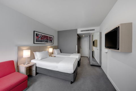 Travelodge Hotel Melbourne Docklands - Accommodation NT 1