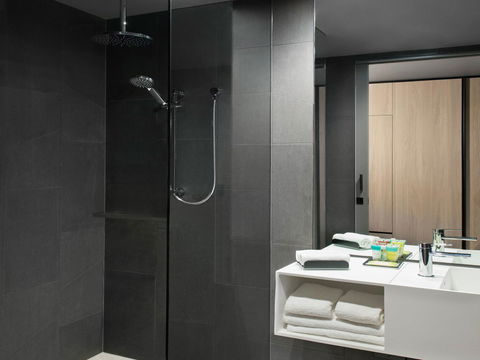 Vibe Hotel Melbourne Docklands - Accommodation NT 16