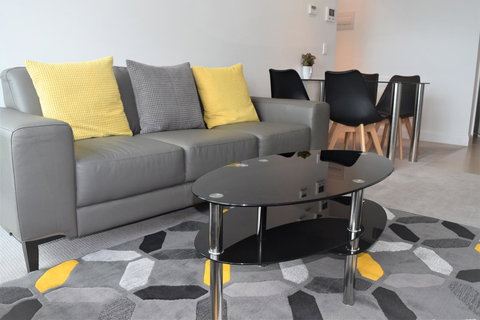 Executive Stay Little Collins Street - Accommodation NT 1