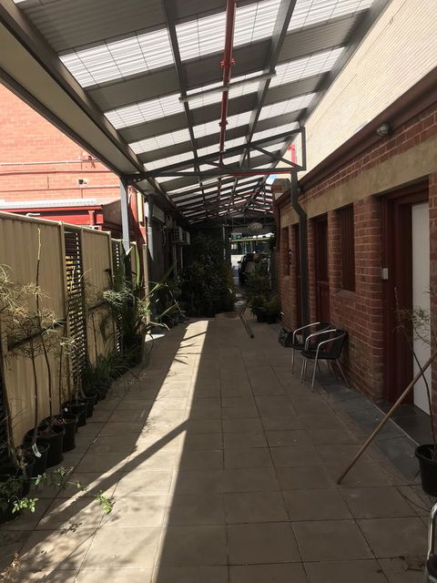 CROWN CENTRAL BUSINESS DISTRICT MOTEL - NO UNDER 18s - NT Tourism 14