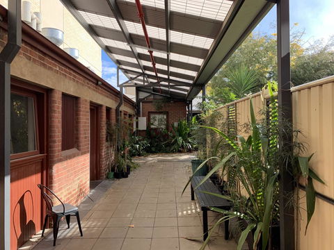 CROWN CENTRAL BUSINESS DISTRICT MOTEL - NO UNDER 18s - NT Tourism 3