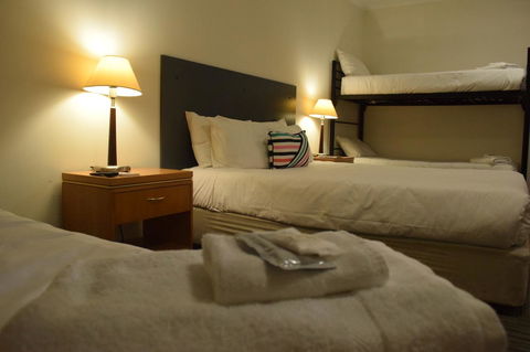 CROWN CENTRAL BUSINESS DISTRICT MOTEL - NO UNDER 18s - NT Tourism 38