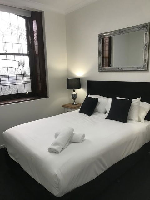 CROWN CENTRAL BUSINESS DISTRICT MOTEL - NO UNDER 18s - NT Tourism 0