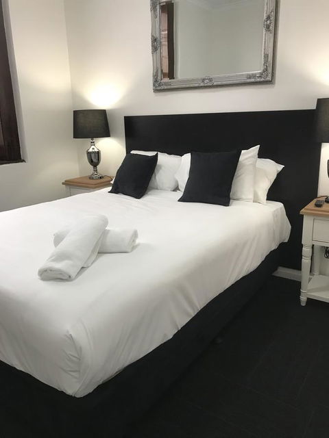 CROWN CENTRAL BUSINESS DISTRICT MOTEL - NO UNDER 18s - NT Tourism 19