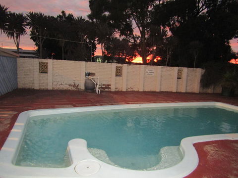 Twin City Motor Inn - Accommodation NT 18