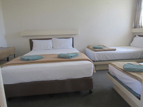 Twin City Motor Inn - Accommodation NT 4