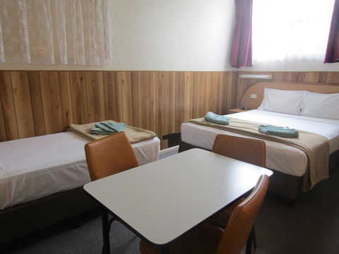 Twin City Motor Inn - Accommodation NT 22
