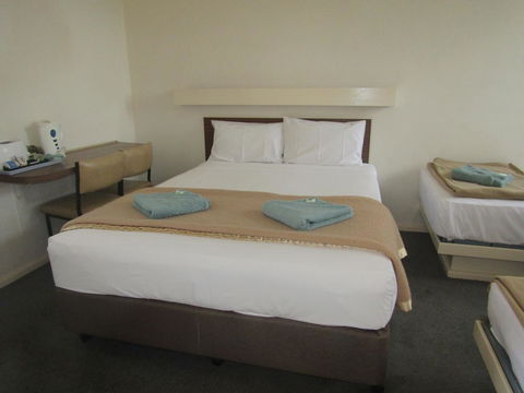 Twin City Motor Inn - Accommodation NT 2