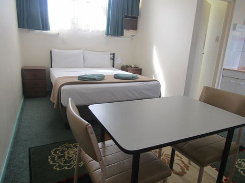 Twin City Motor Inn - Accommodation NT 16