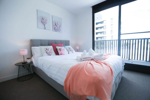 Box Hill 2 Bedroom Apt (La Maison) 02 - Accommodation NT 3