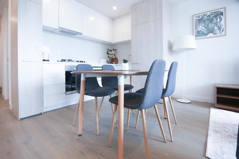 Box Hill 2 Bedroom Apt (La Maison) 02 - Accommodation NT 1