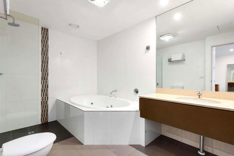Quality Hotel Bayside Geelong - Accommodation NT 21