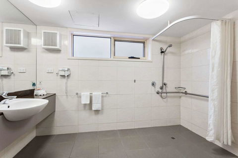 Quality Hotel Bayside Geelong - Accommodation NT 13