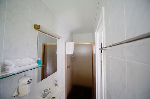 Sanctuary House Resort Motel - Accommodation NT 24