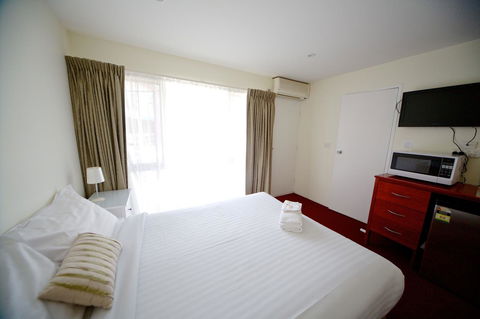 Sanctuary House Resort Motel - Accommodation NT 5