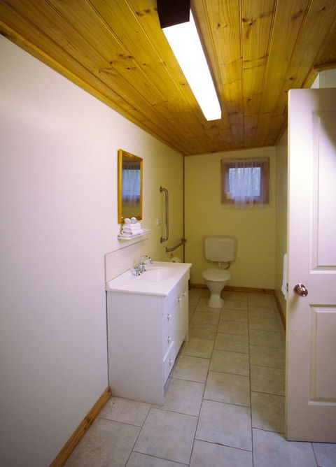 Sanctuary House Resort Motel - Accommodation NT 21
