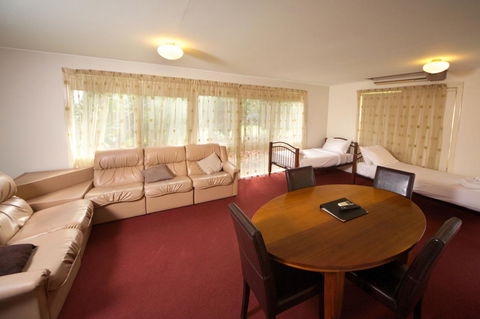 Sanctuary House Resort Motel - Accommodation NT 15