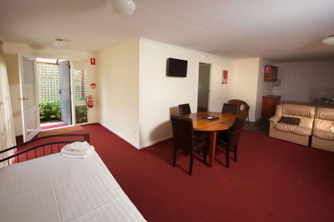 Sanctuary House Resort Motel - Accommodation NT 20